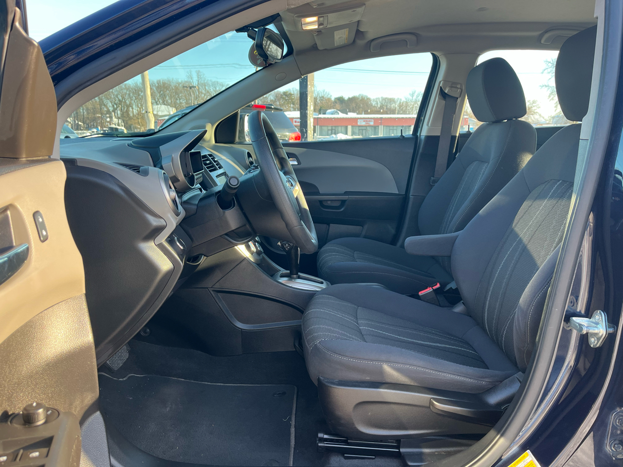 Chevrolet Sonic LT 4D Hatchback 2016