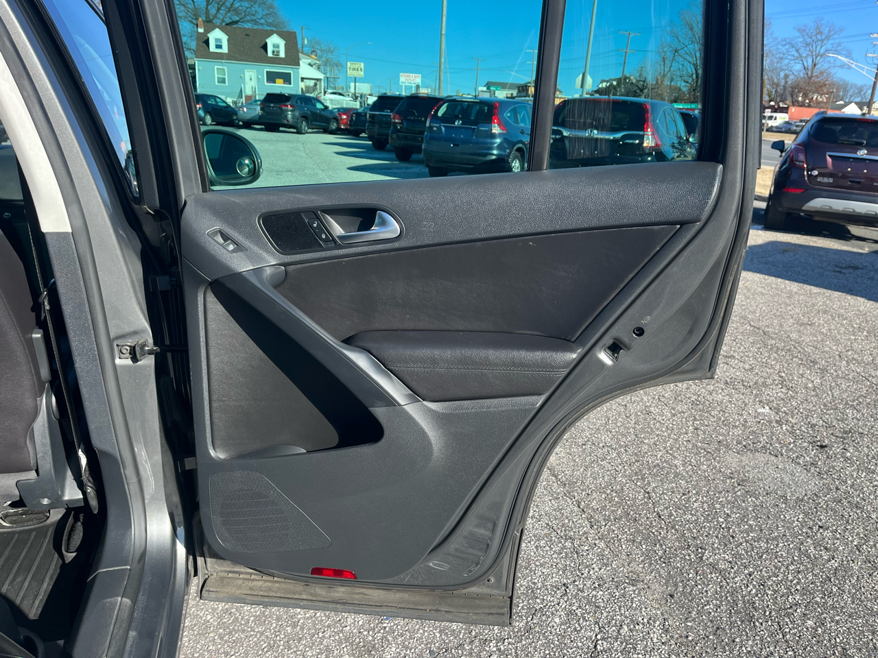 Volkswagen Tiguan SE 2014