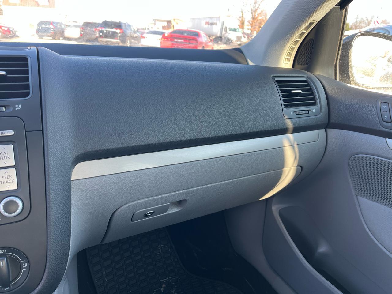 Volkswagen Rabbit S 2008