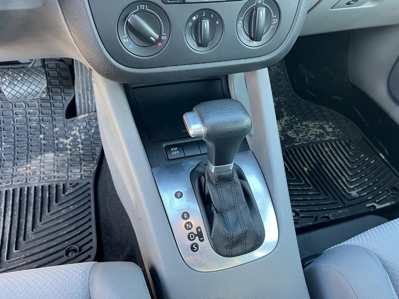 Volkswagen Rabbit S 2008