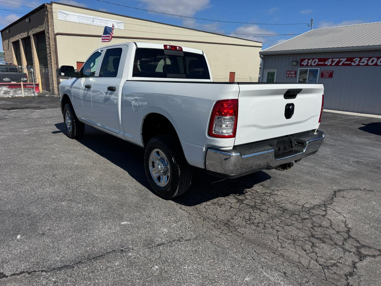 RAM 2500 Tradesman 4x4 Crew Cab 6'4" Box 2019