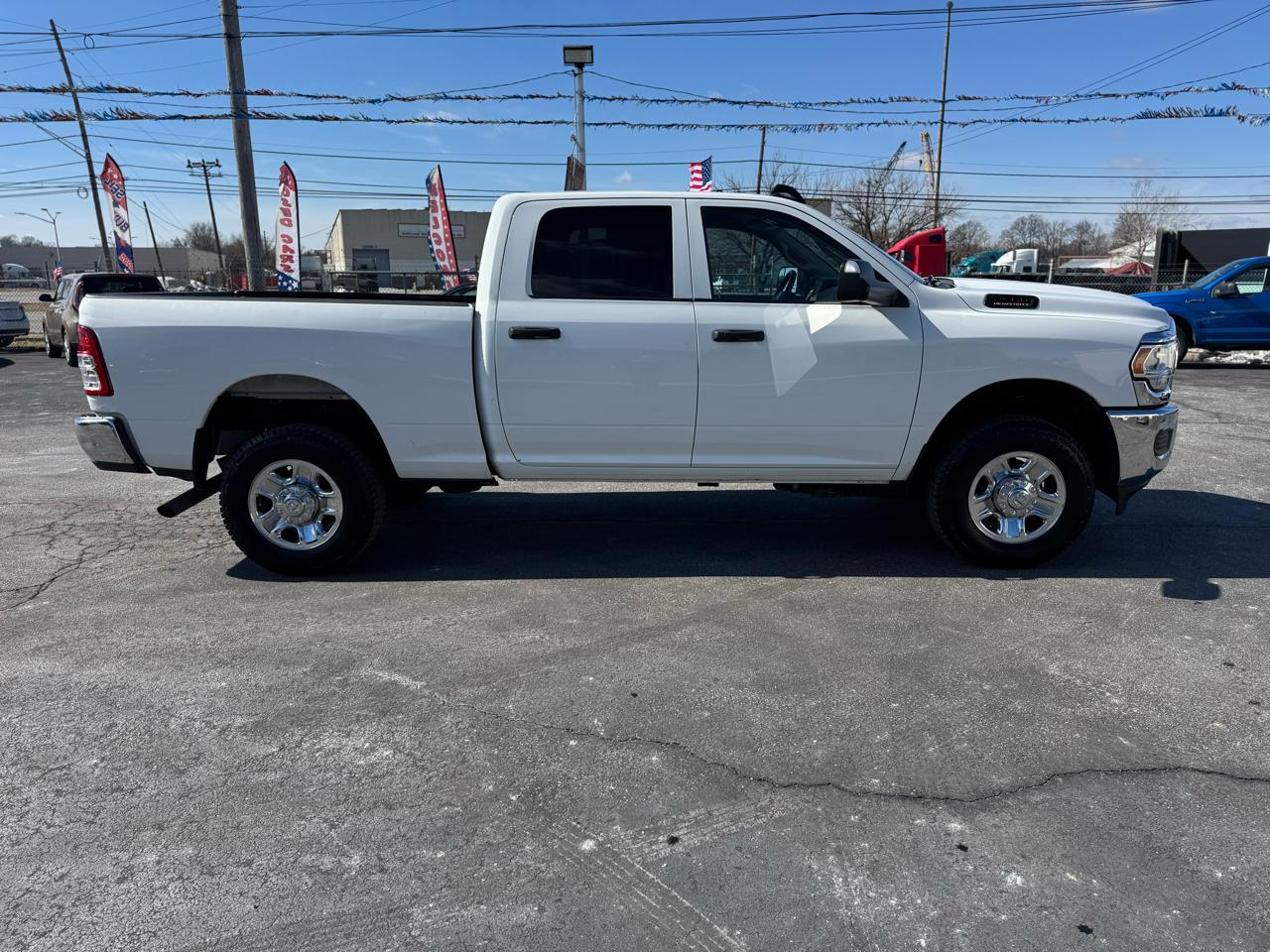 RAM 2500 Tradesman 4x4 Crew Cab 6'4" Box 2019