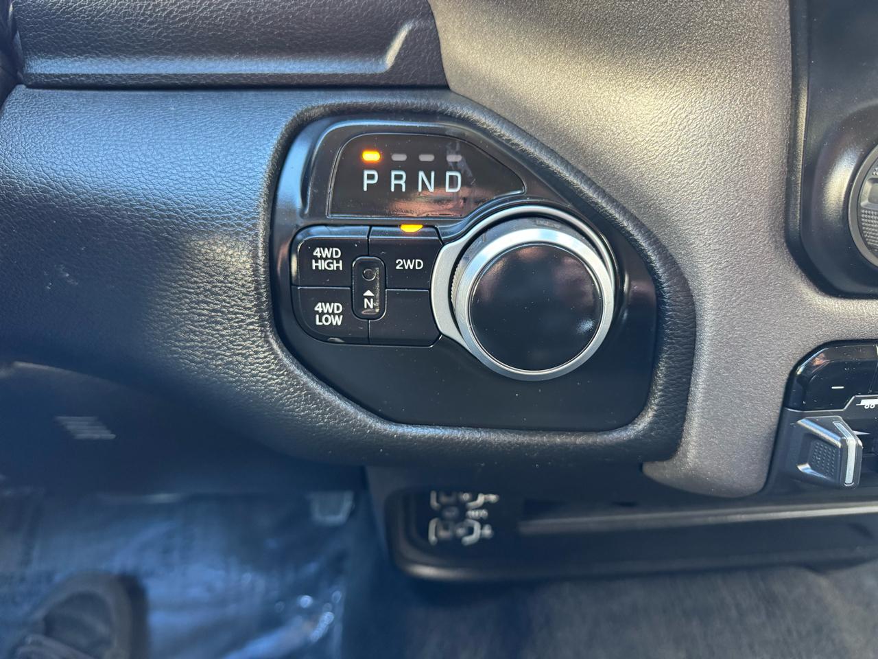 RAM 2500 Tradesman 4x4 Crew Cab 6'4" Box 2019