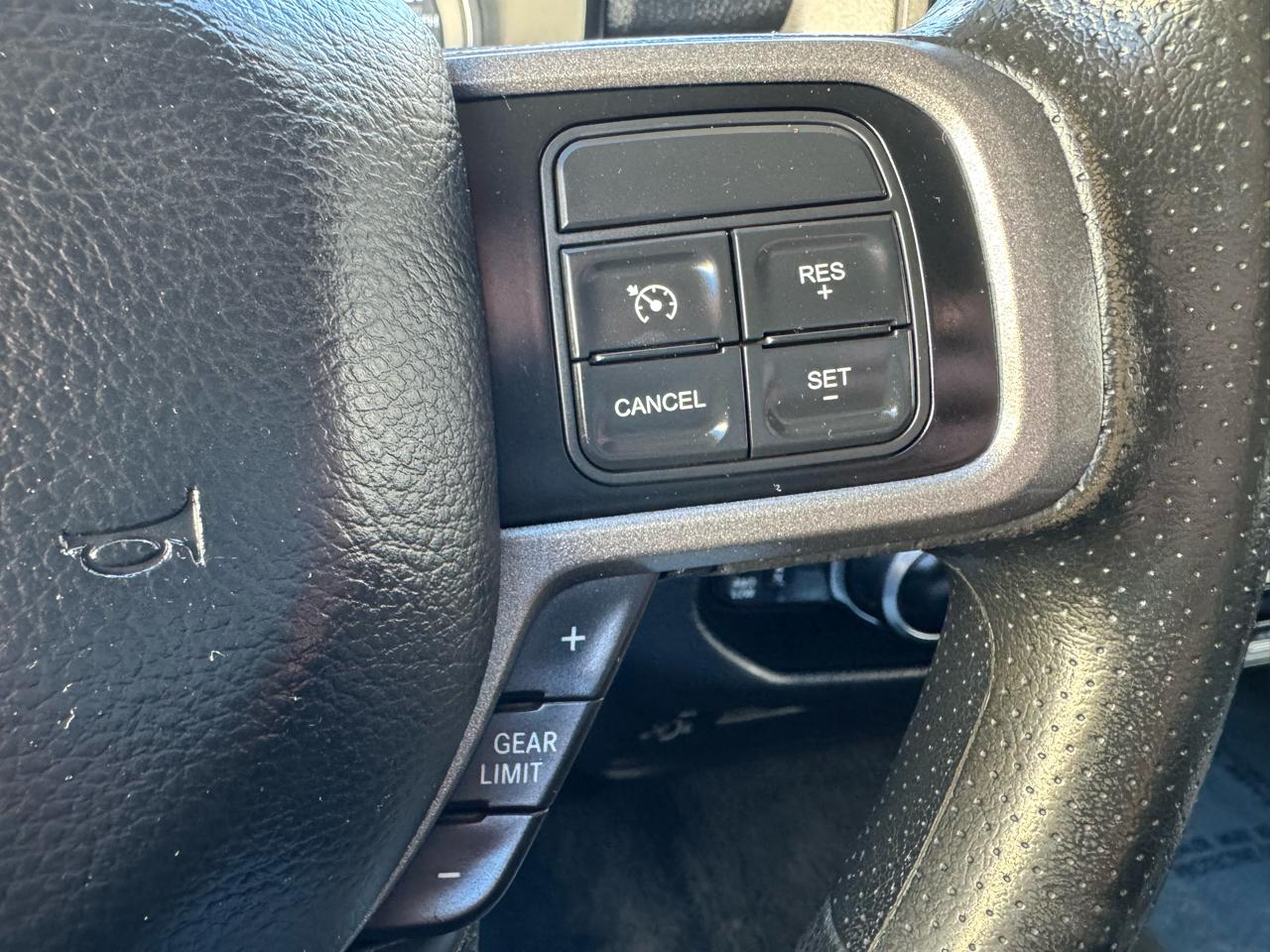 RAM 2500 Tradesman 4x4 Crew Cab 6'4" Box 2019