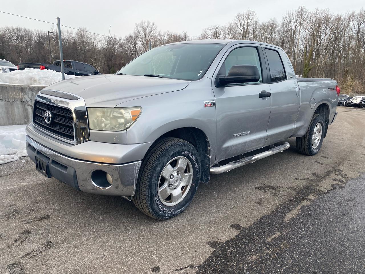 Toyota Tundra SR5 5.7L V8 Double Cab 4WD 2007