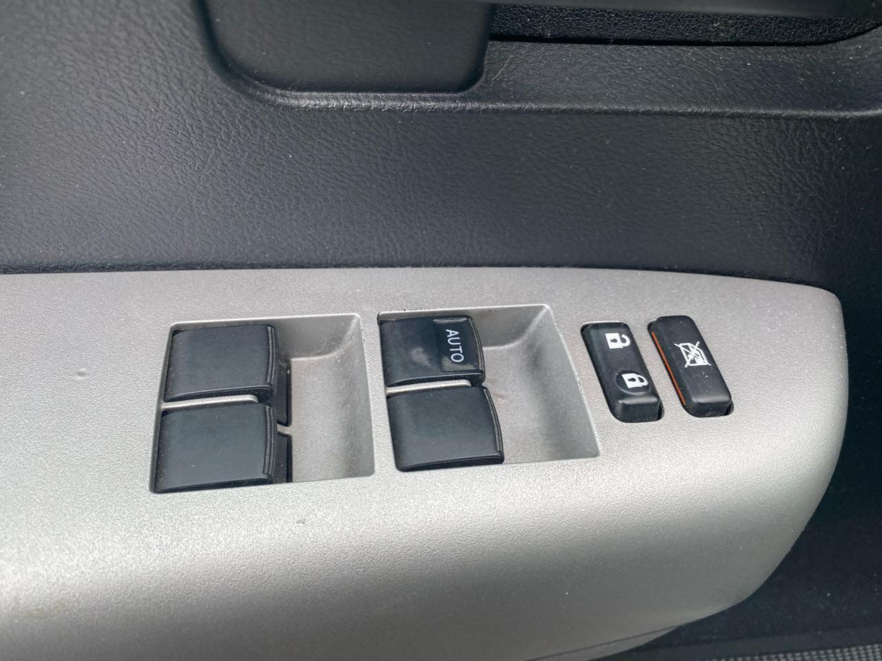 Toyota Tundra SR5 5.7L V8 Double Cab 4WD 2007