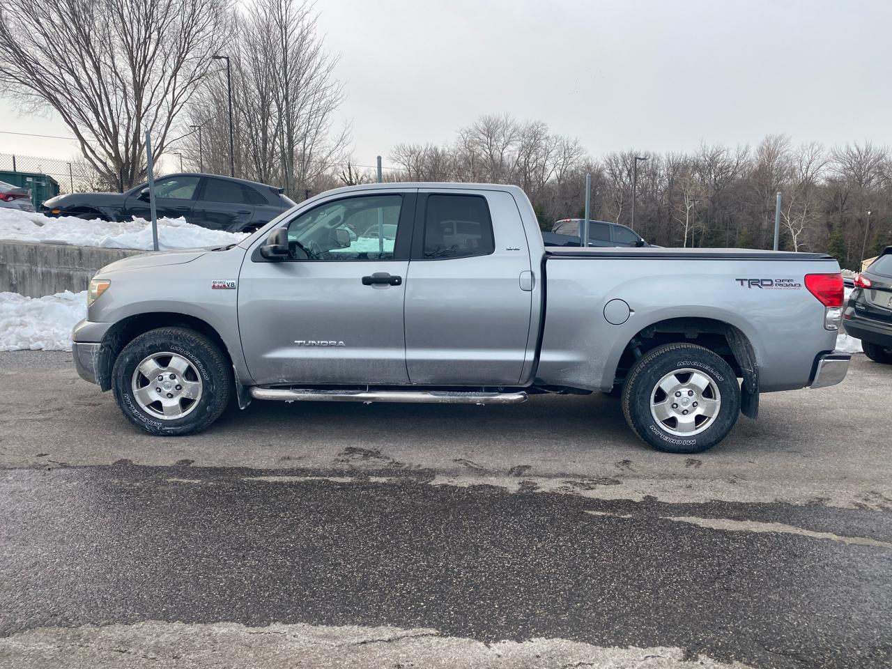 Toyota Tundra SR5 5.7L V8 Double Cab 4WD 2007
