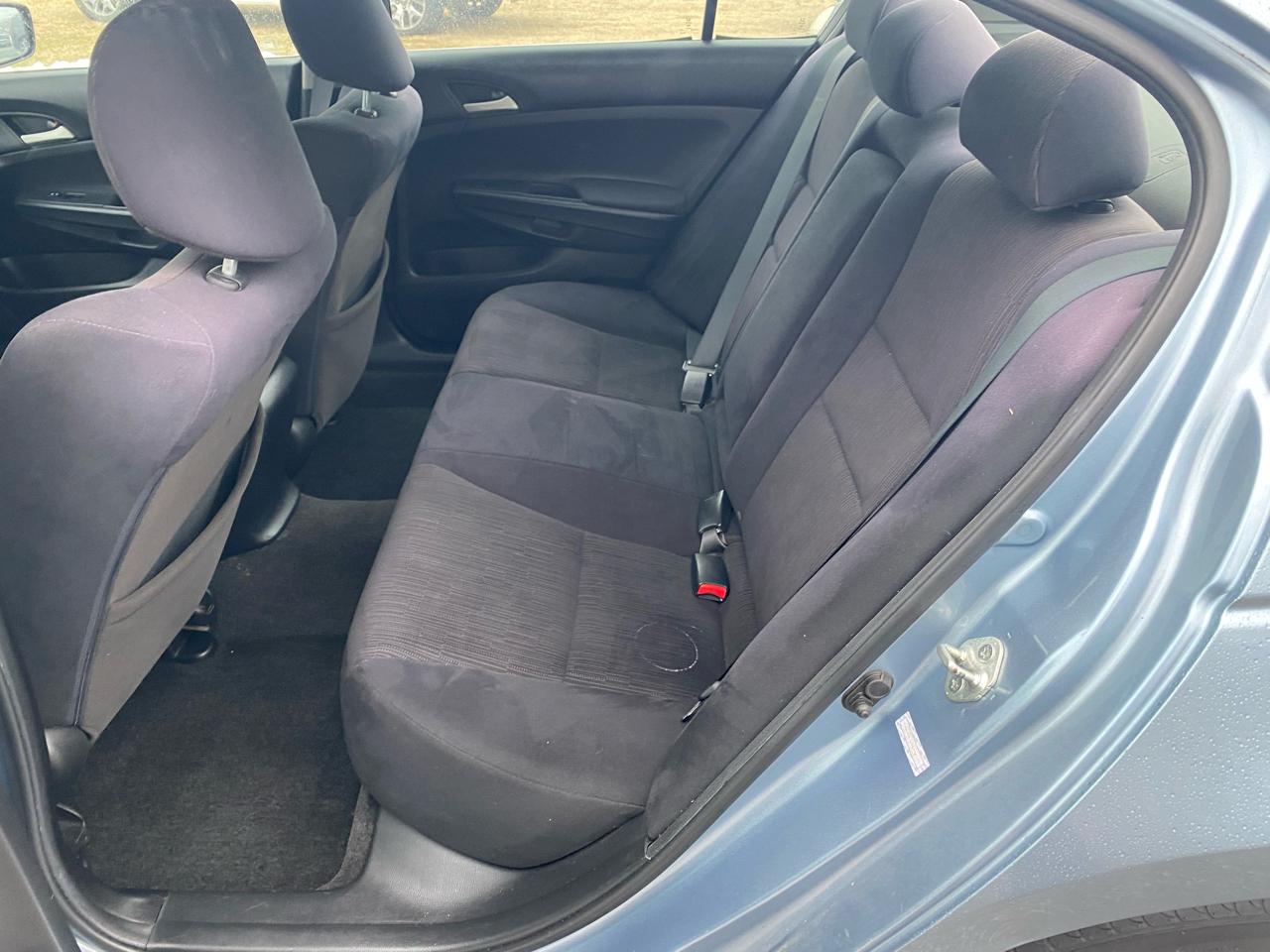 Honda Accord Sdn 4dr Sdn LX Auto 2011