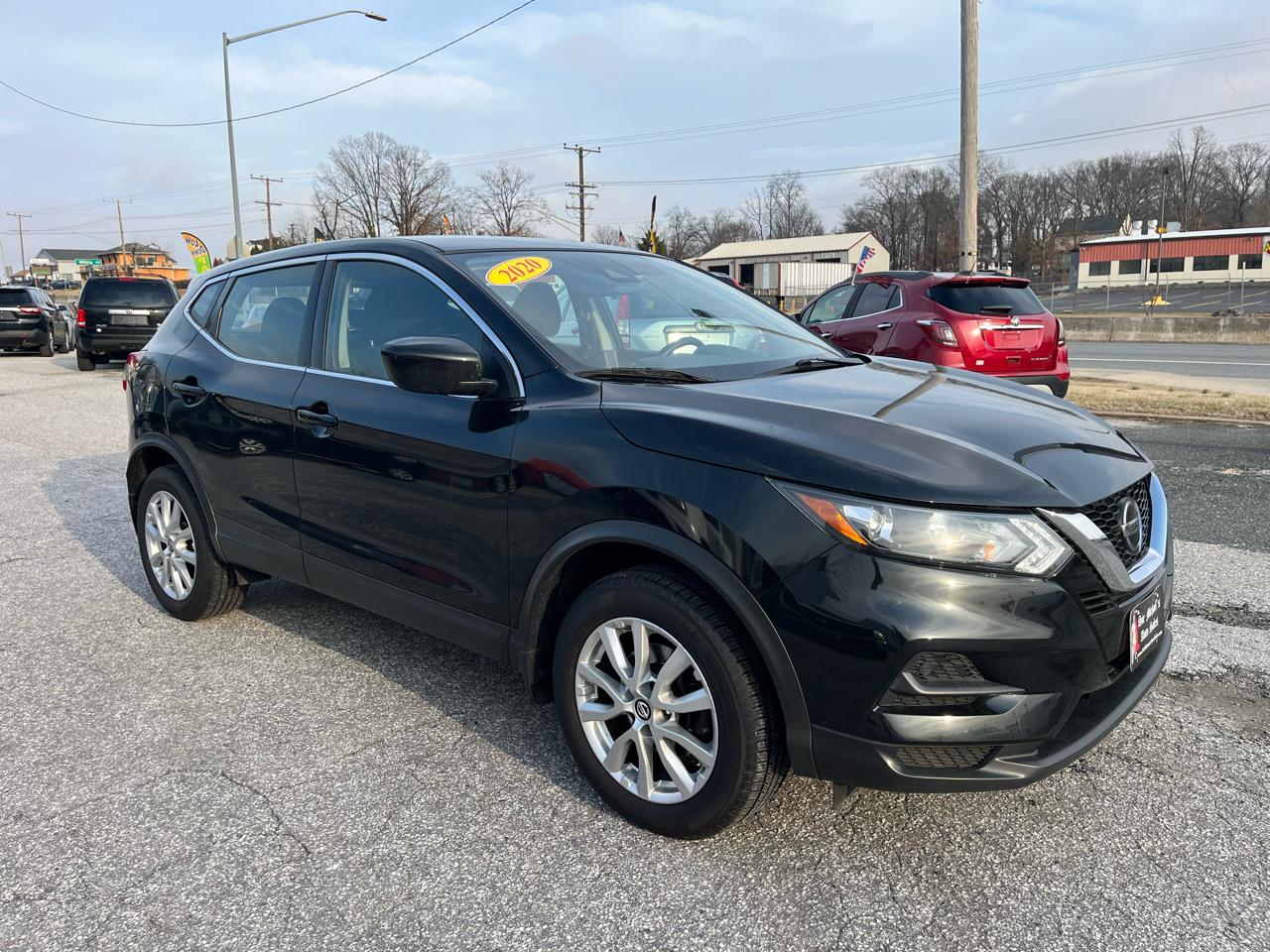 Nissan Rogue Sport S 2020