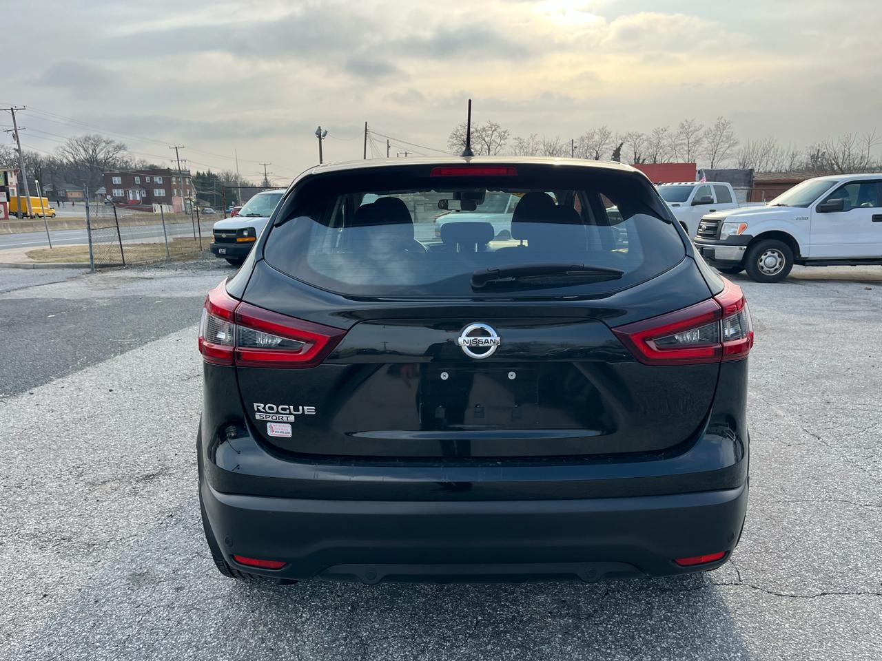 Nissan Rogue Sport S 2020