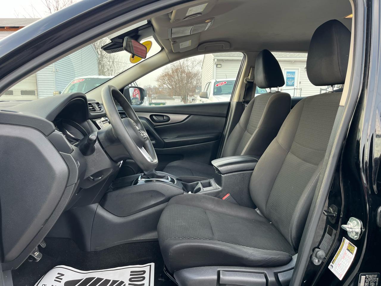 Nissan Rogue Sport S 2020