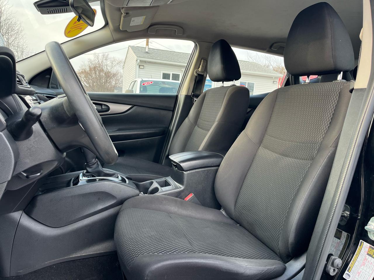 Nissan Rogue Sport S 2020