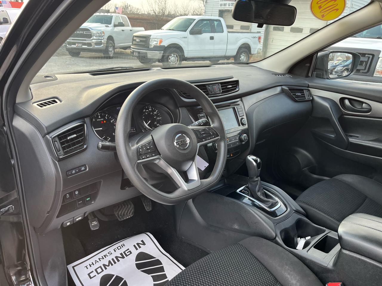 Nissan Rogue Sport S 2020