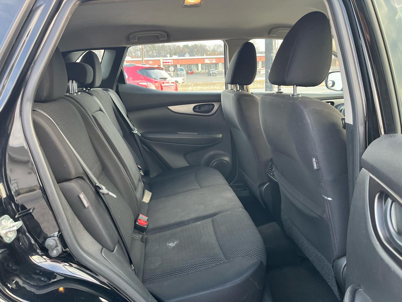 Nissan Rogue Sport S 2020