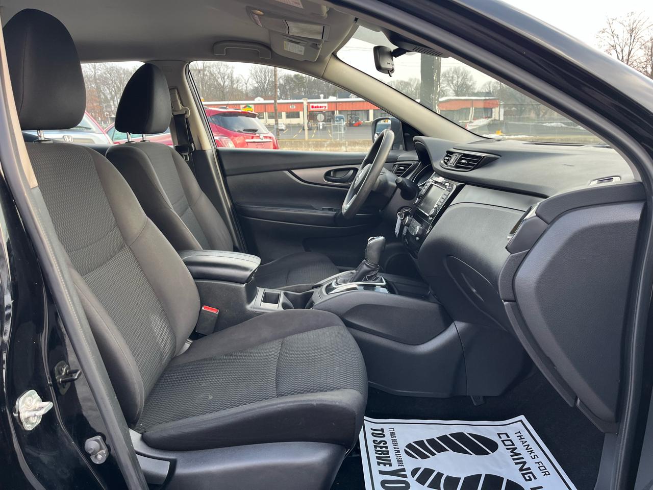 Nissan Rogue Sport S 2020