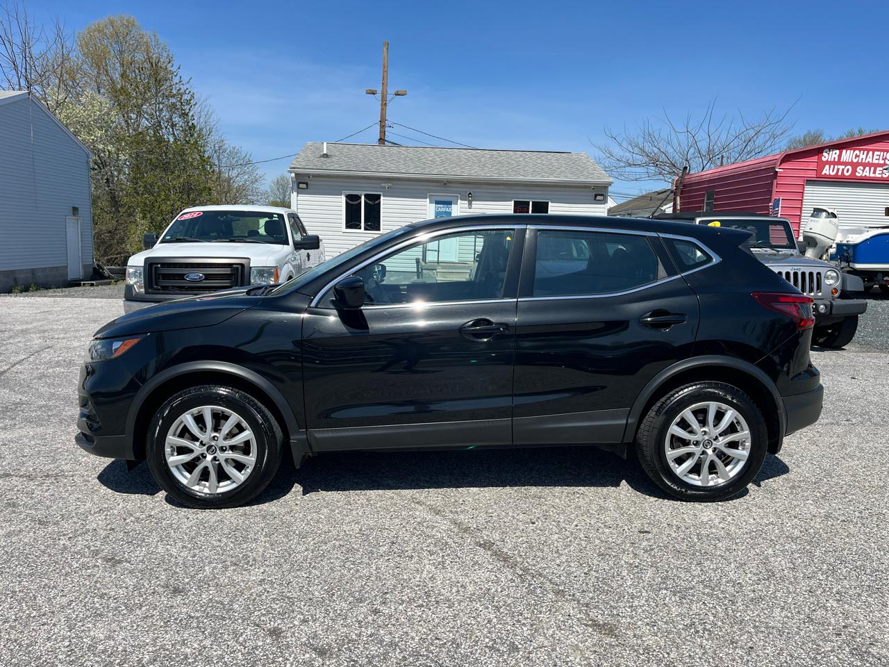 Nissan Rogue Sport S 2020