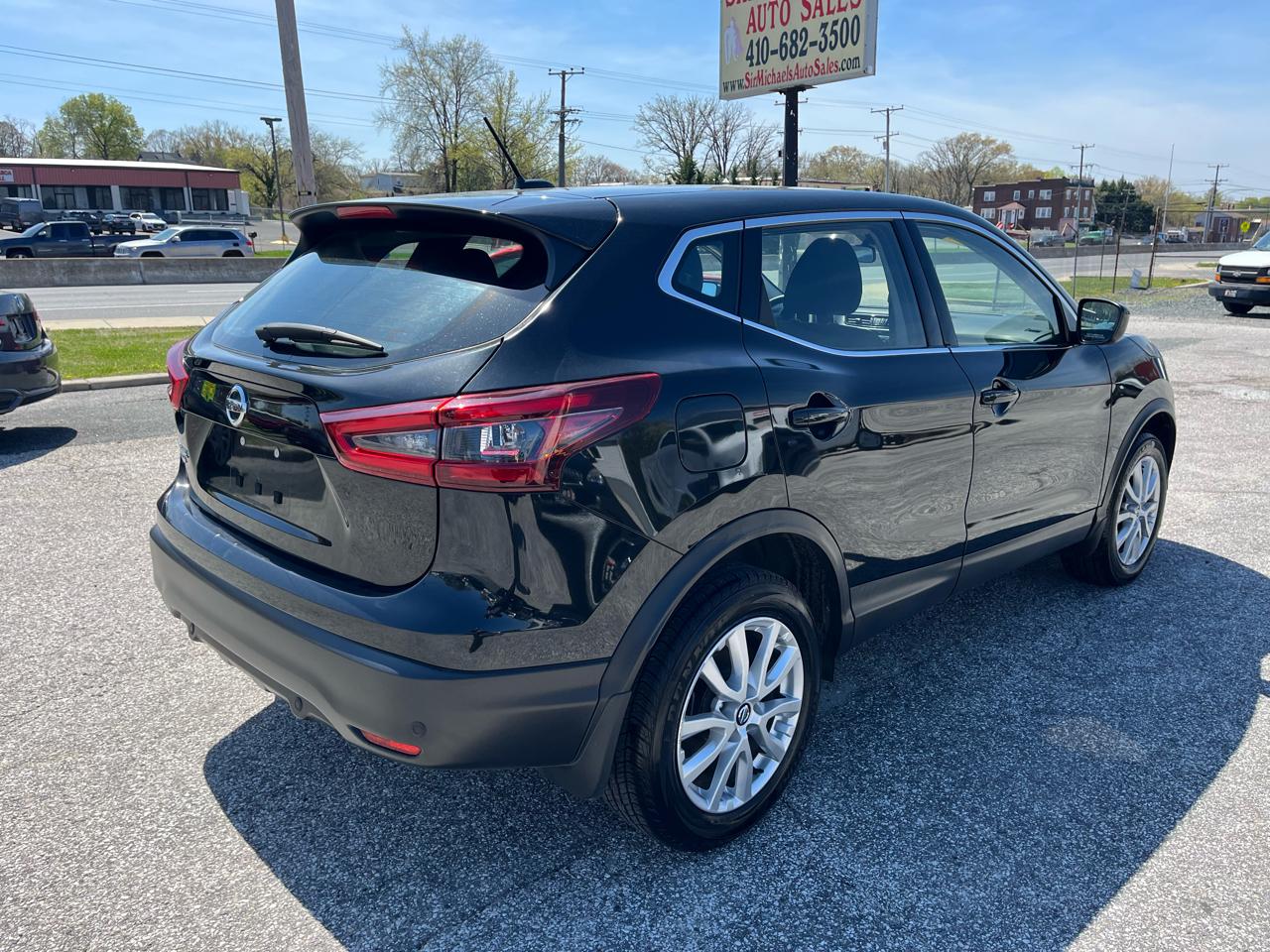 Nissan Rogue Sport S 2020