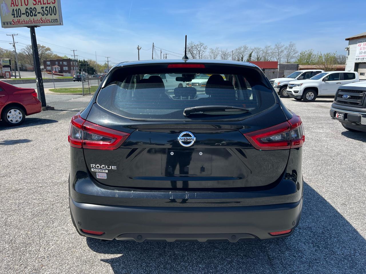 Nissan Rogue Sport S 2020