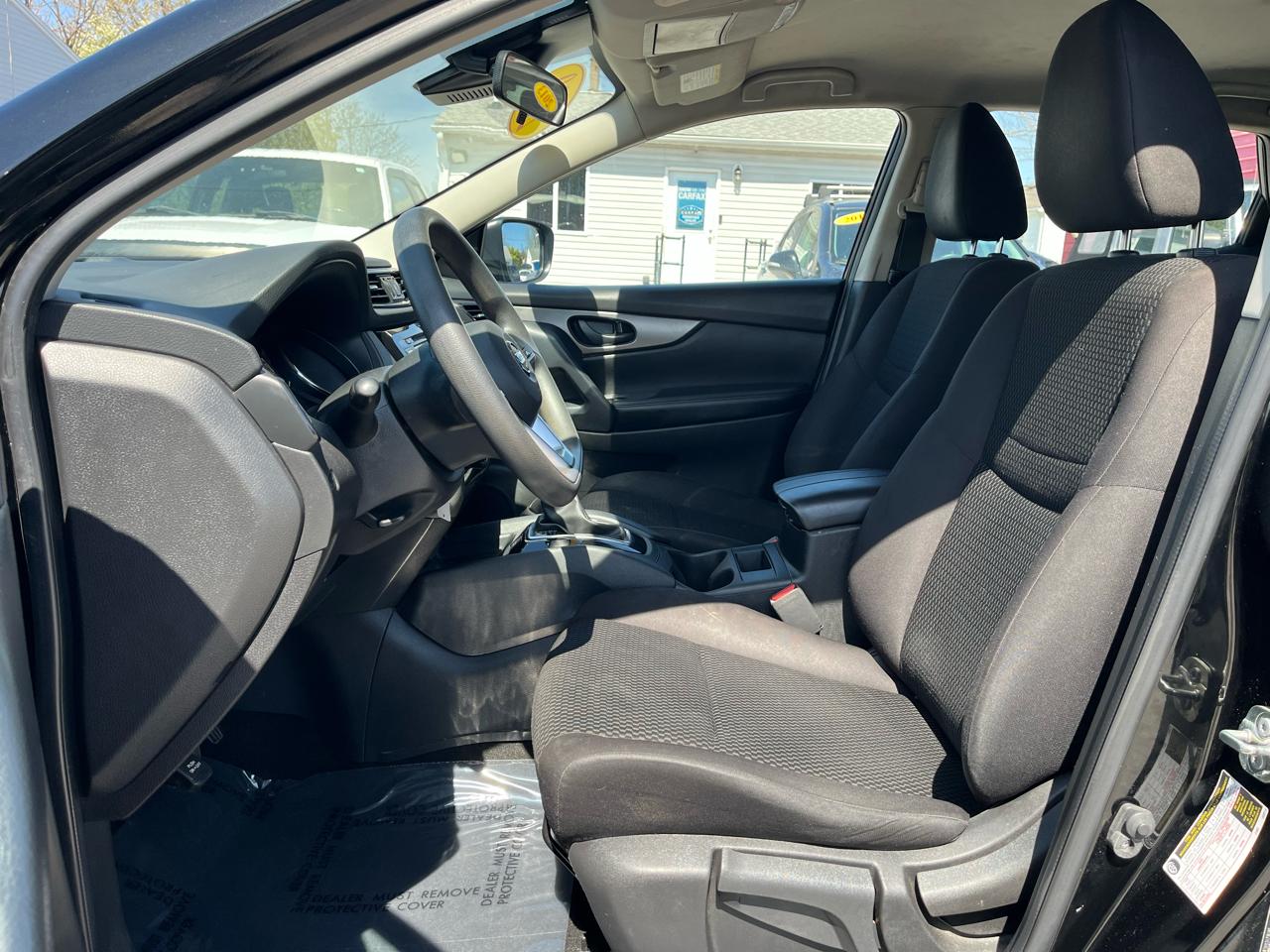 Nissan Rogue Sport S 2020