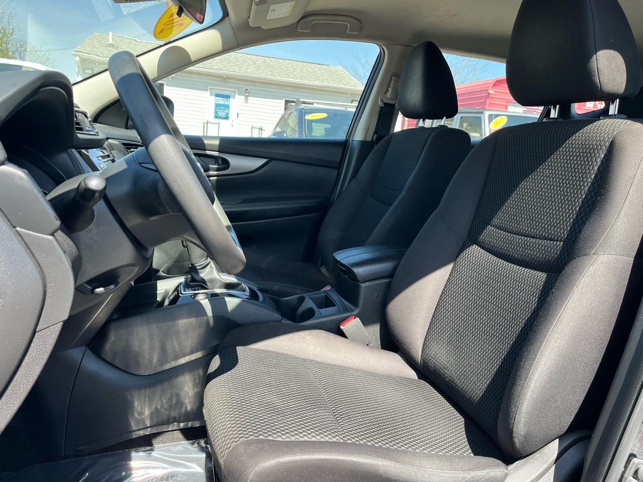 Nissan Rogue Sport S 2020