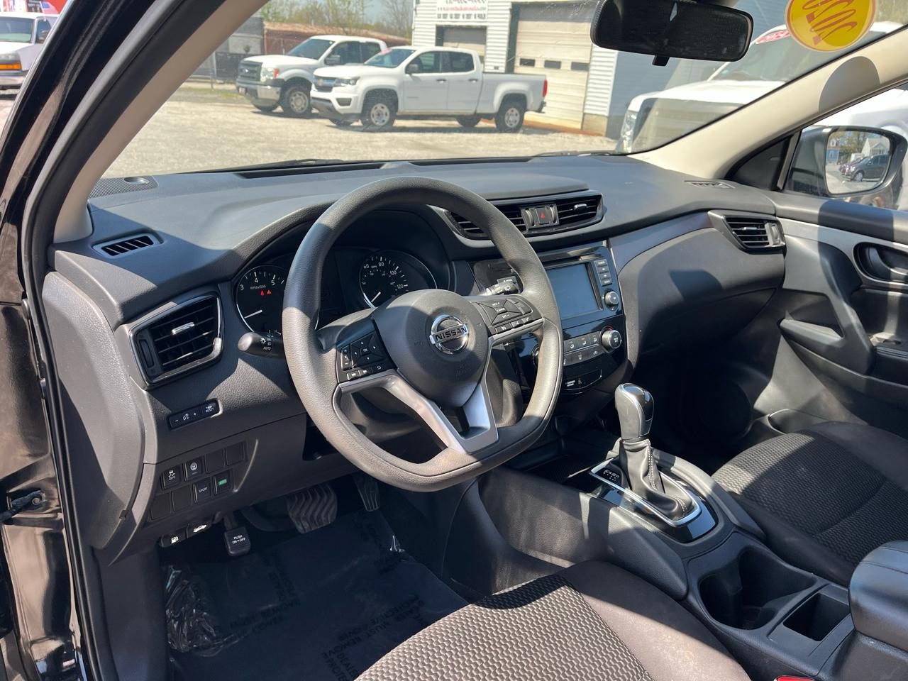 Nissan Rogue Sport S 2020