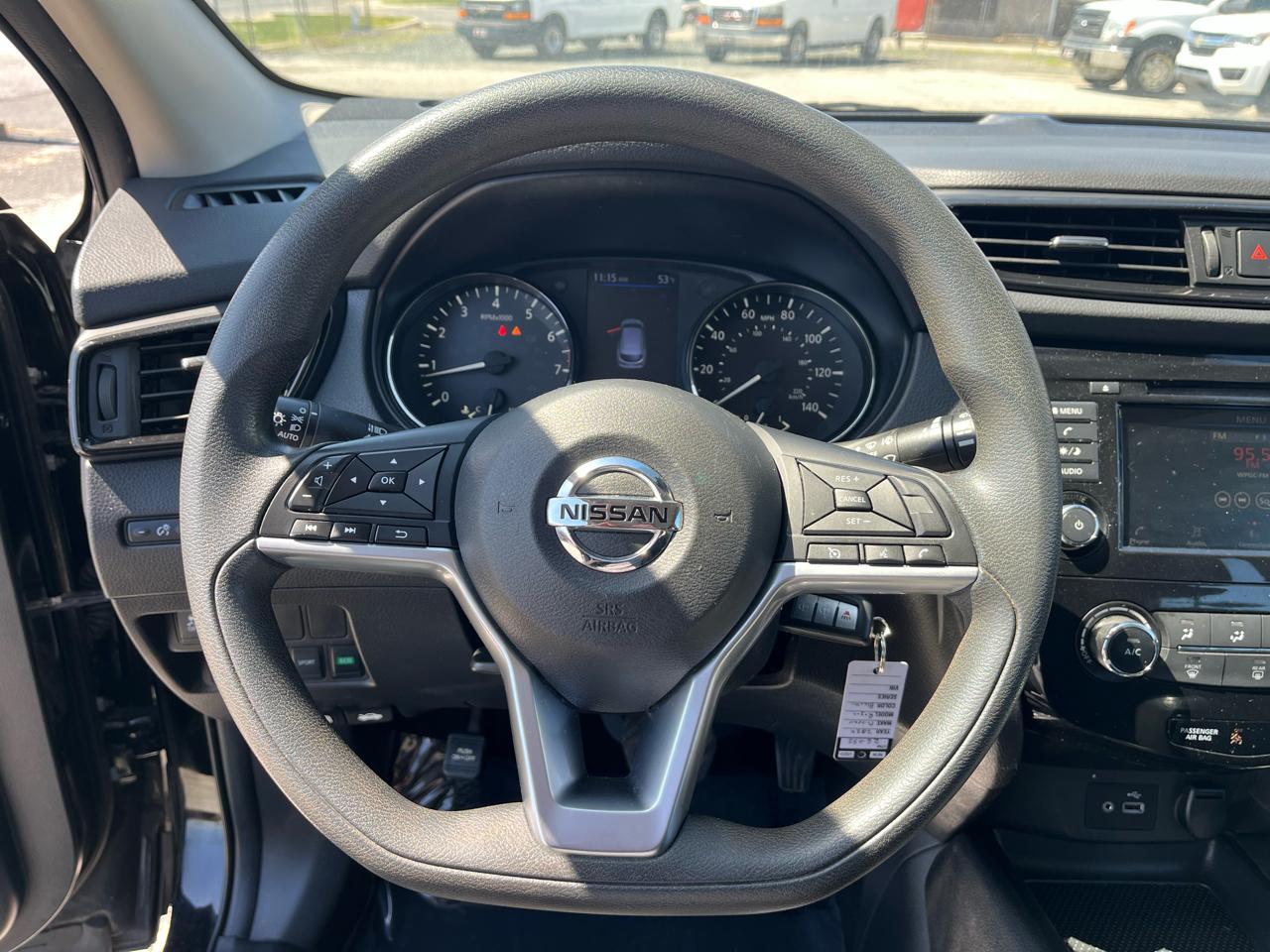 Nissan Rogue Sport S 2020