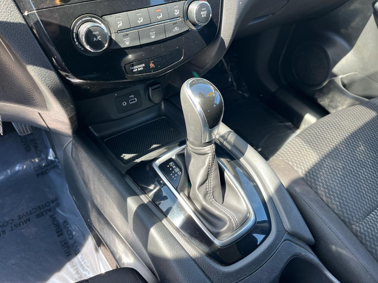 Nissan Rogue Sport S 2020