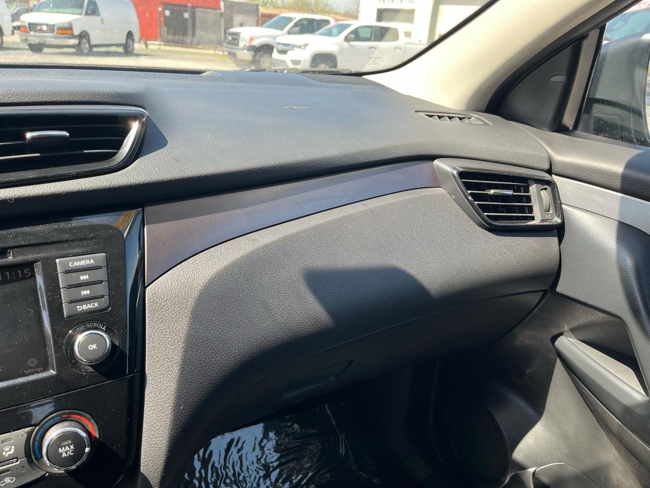 Nissan Rogue Sport S 2020