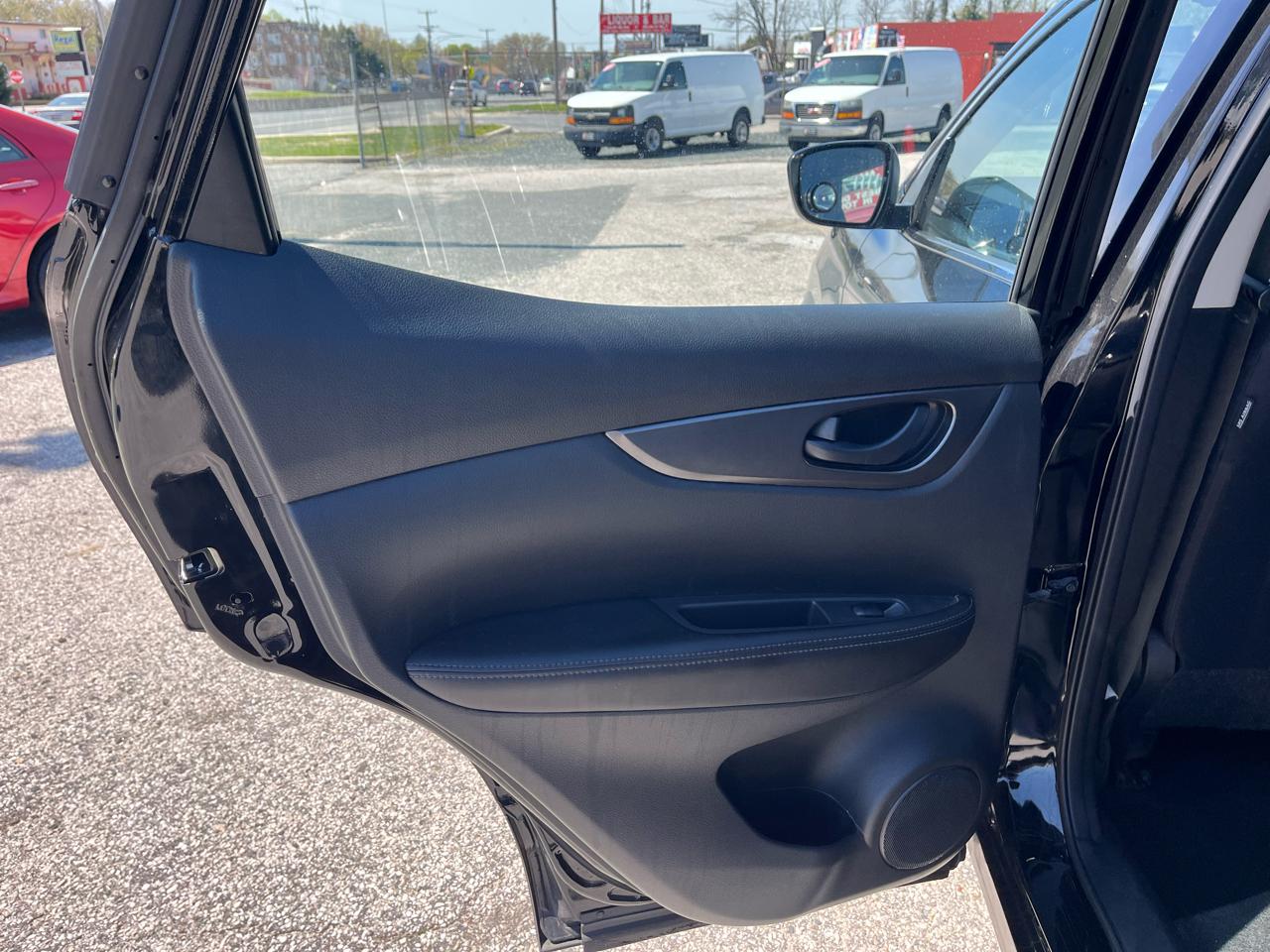 Nissan Rogue Sport S 2020