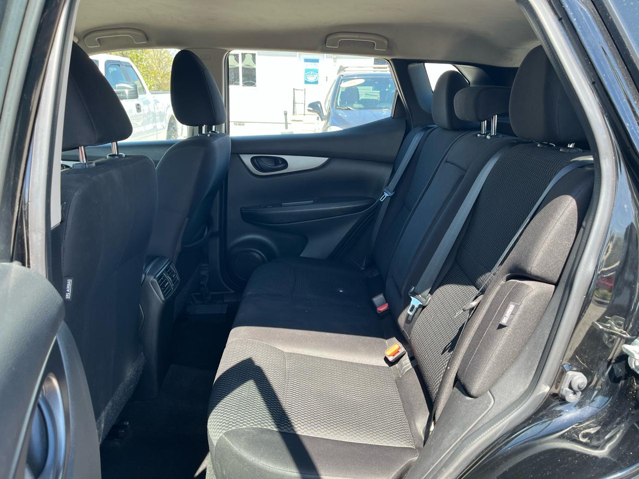 Nissan Rogue Sport S 2020