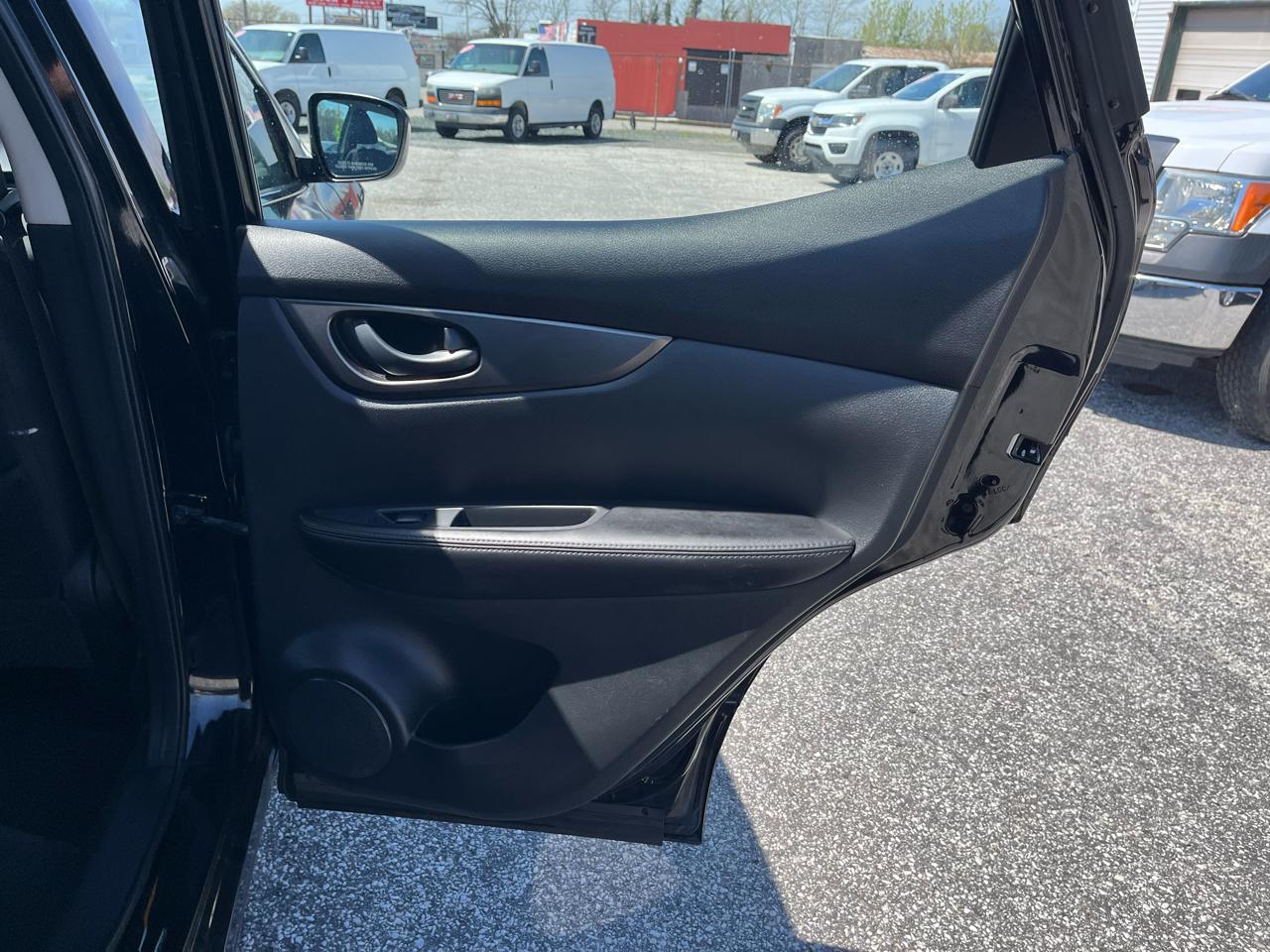 Nissan Rogue Sport S 2020