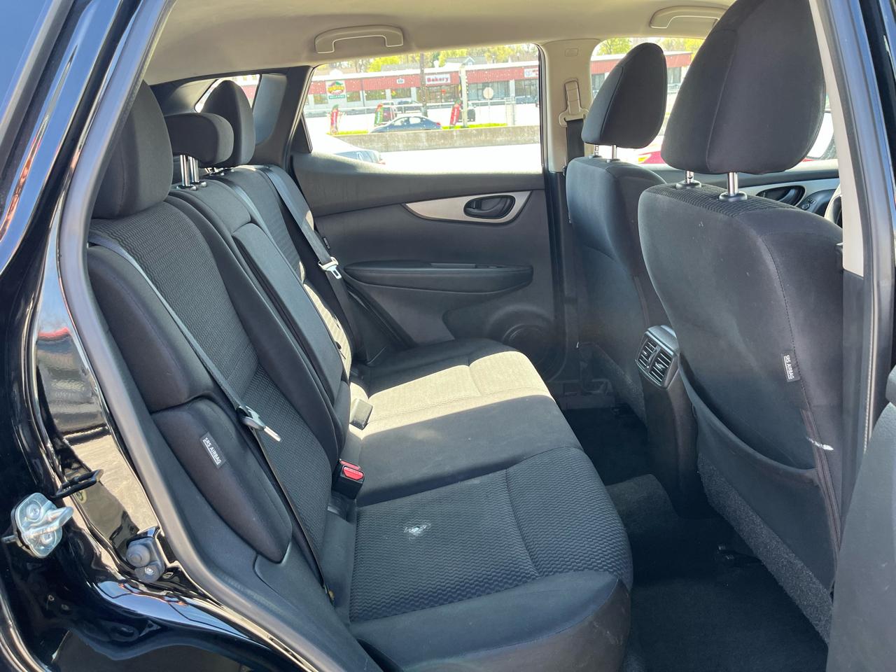 Nissan Rogue Sport S 2020