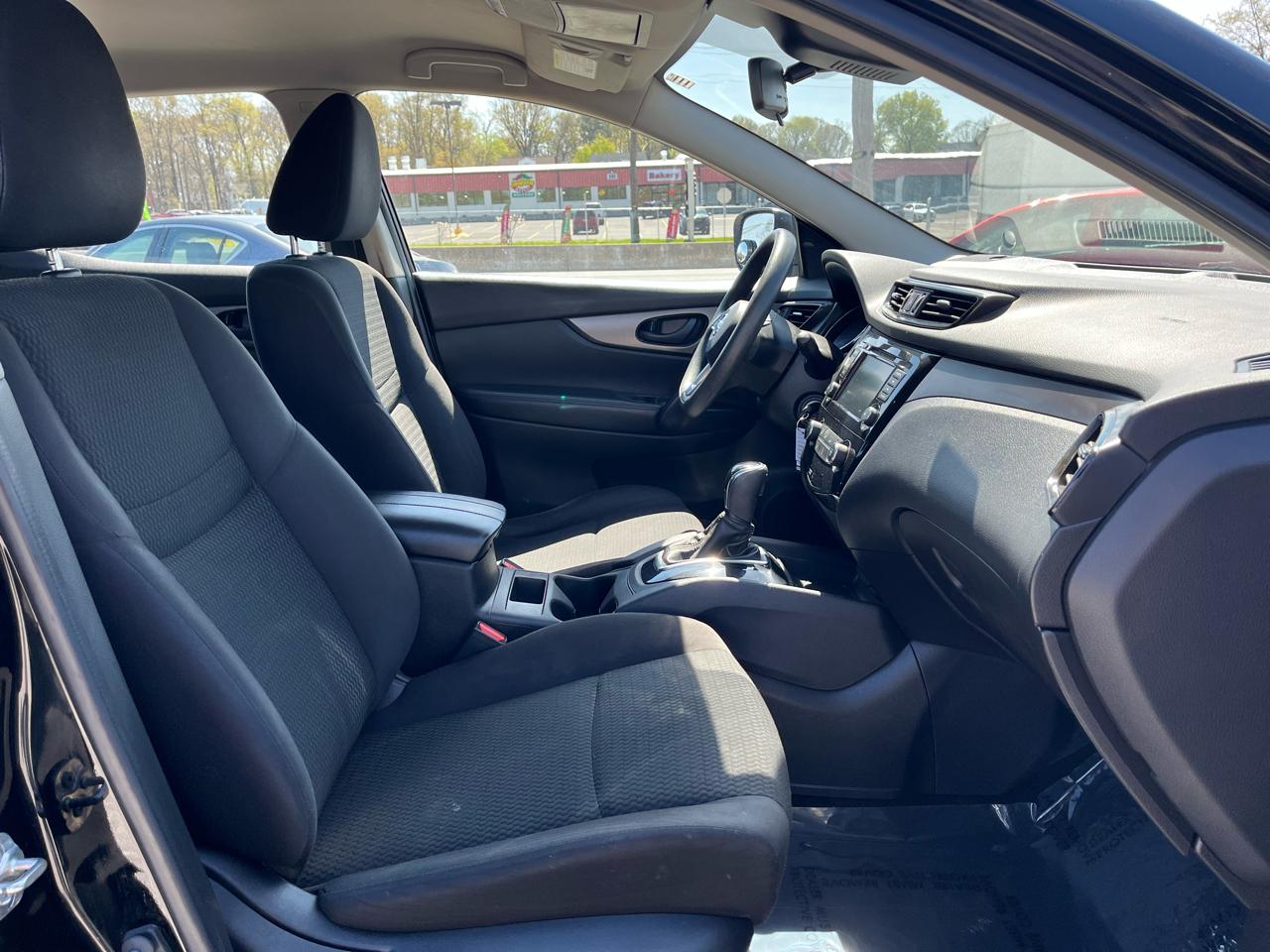 Nissan Rogue Sport S 2020