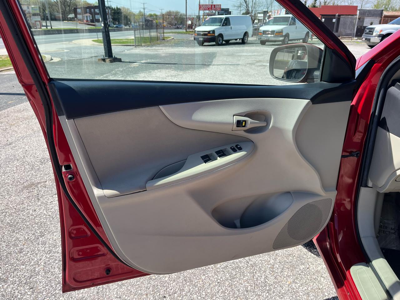 Toyota Corolla LE 2012