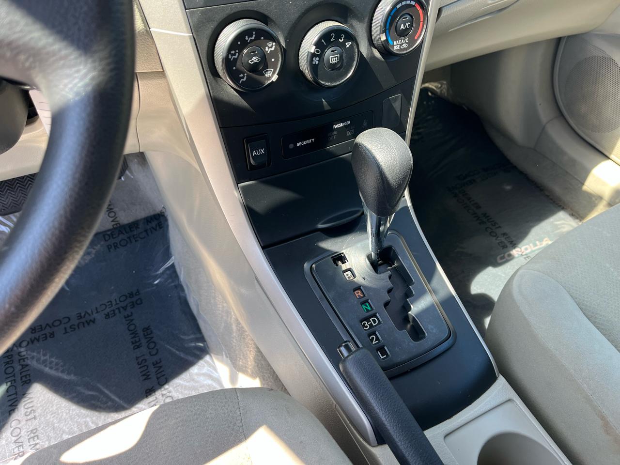 Toyota Corolla LE 2012