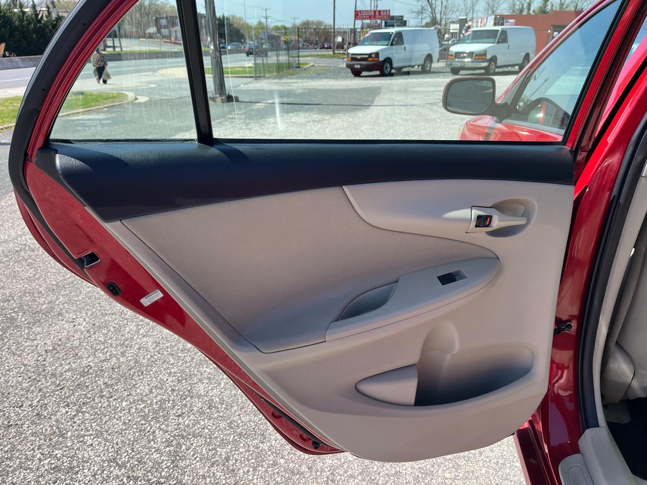 Toyota Corolla LE 2012