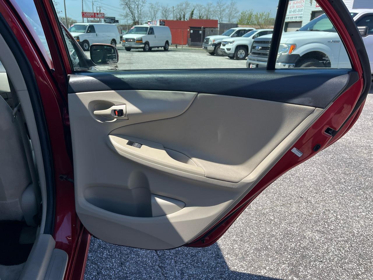 Toyota Corolla LE 2012