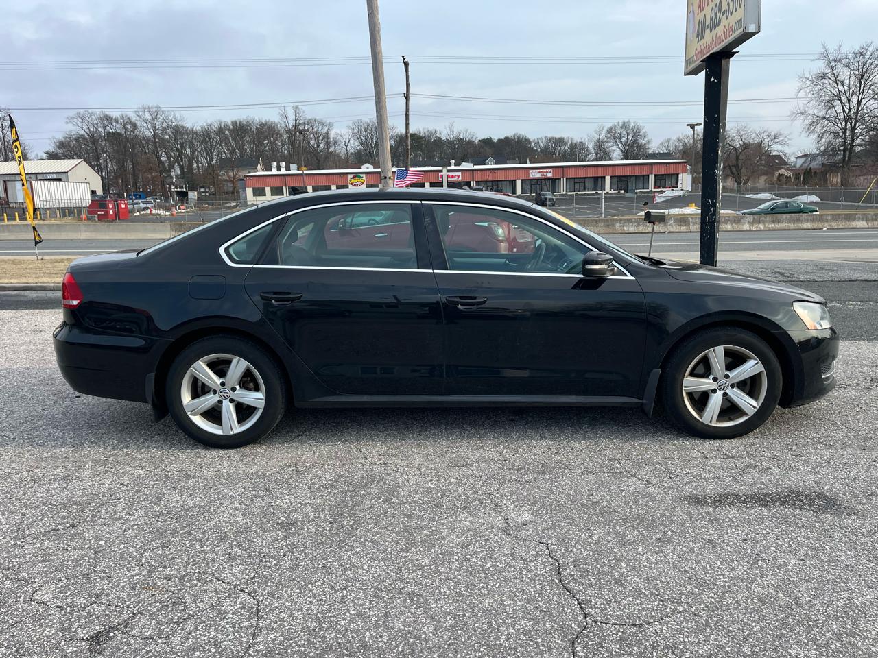 Volkswagen Passat SE 4D Sedan 2013