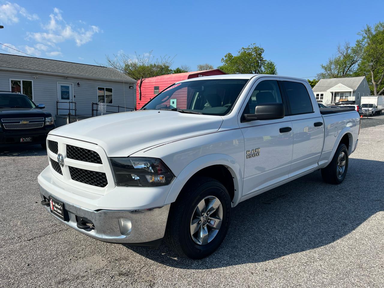 RAM 1500 Outdoorsman 4x4 Crew Cab 6'4" Box 2015