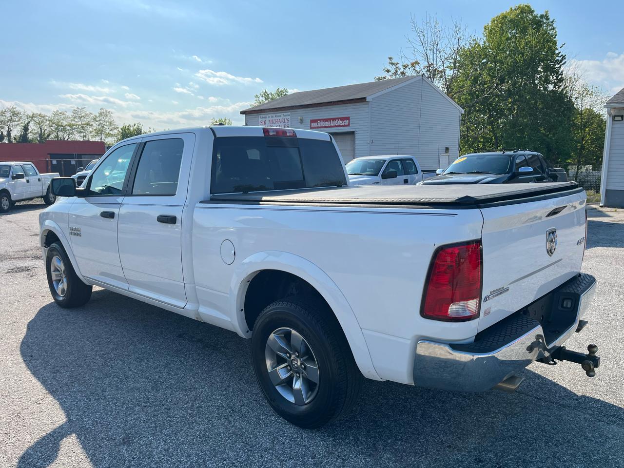 RAM 1500 Outdoorsman 4x4 Crew Cab 6'4" Box 2015