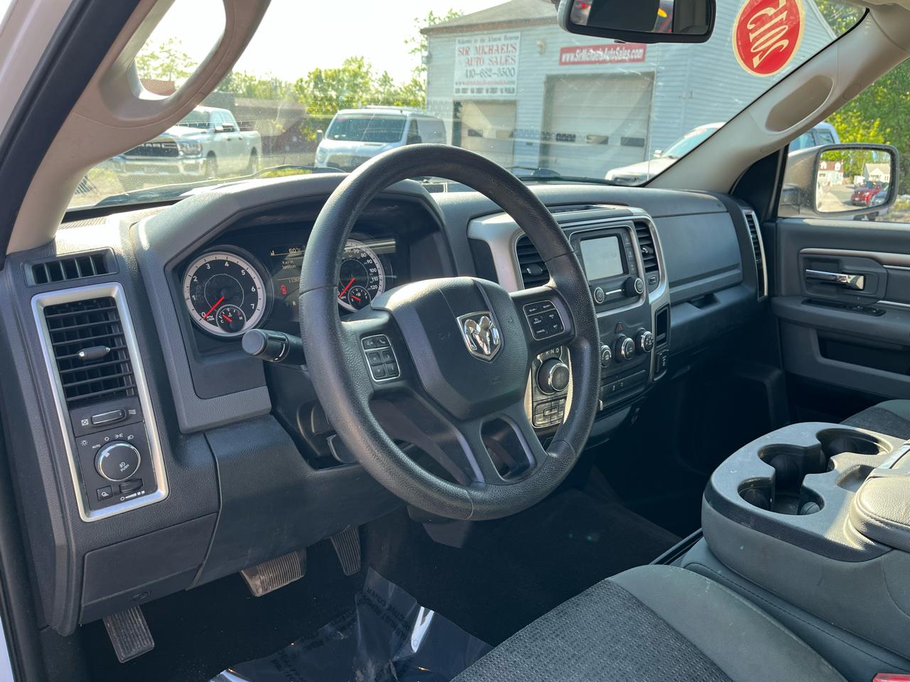 RAM 1500 Outdoorsman 4x4 Crew Cab 6'4" Box 2015