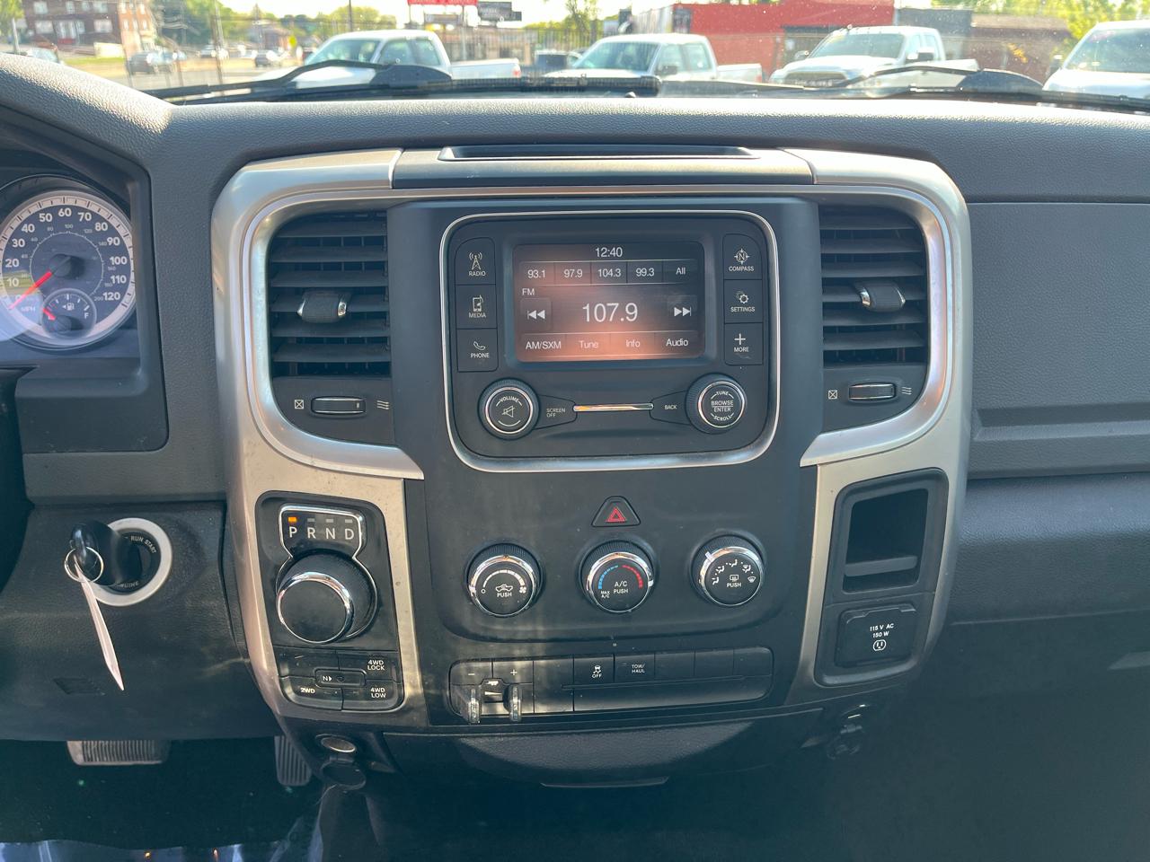 RAM 1500 Outdoorsman 4x4 Crew Cab 6'4" Box 2015