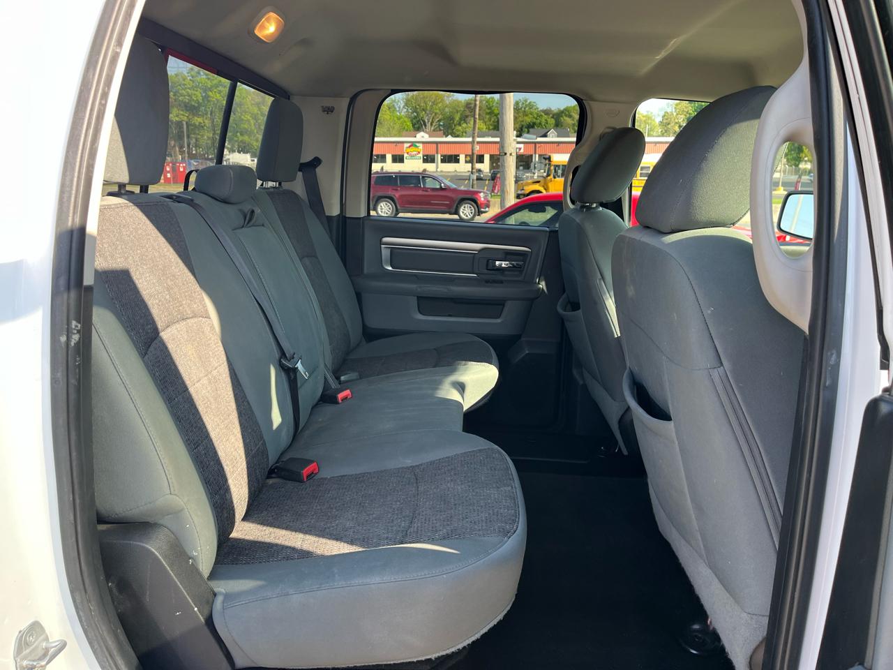 RAM 1500 Outdoorsman 4x4 Crew Cab 6'4" Box 2015