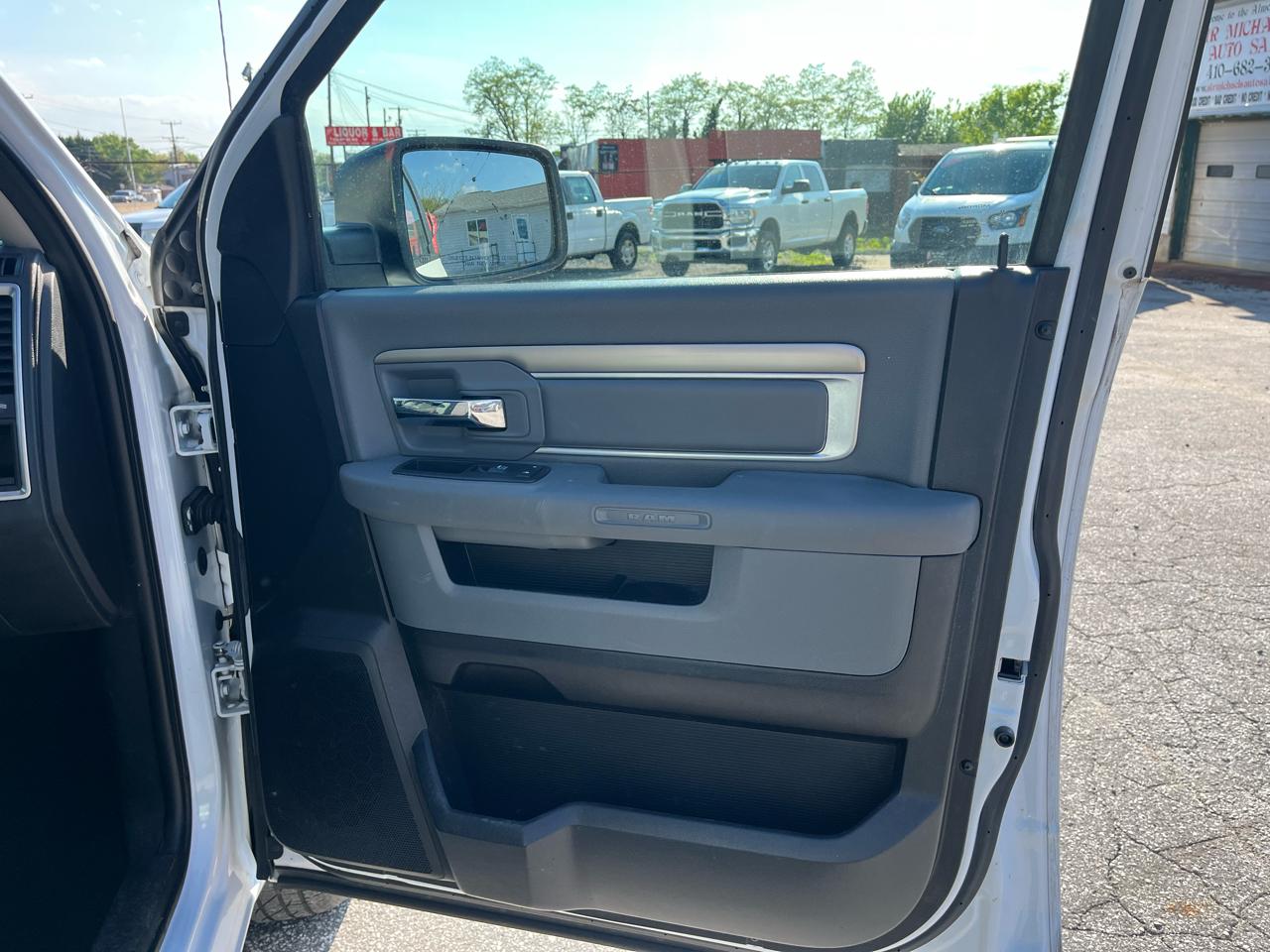 RAM 1500 Outdoorsman 4x4 Crew Cab 6'4" Box 2015