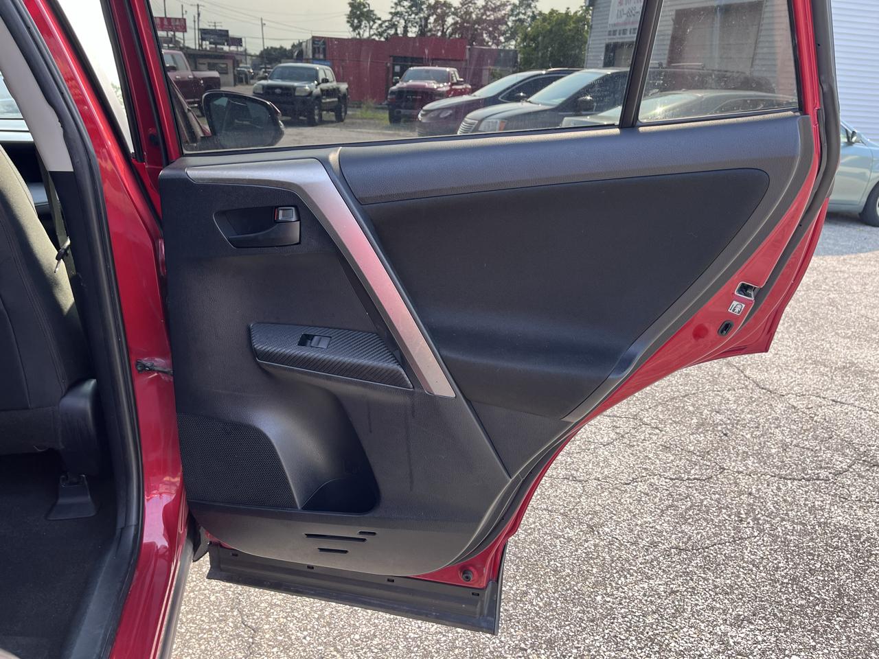 Toyota RAV4 XLE AWD 2013