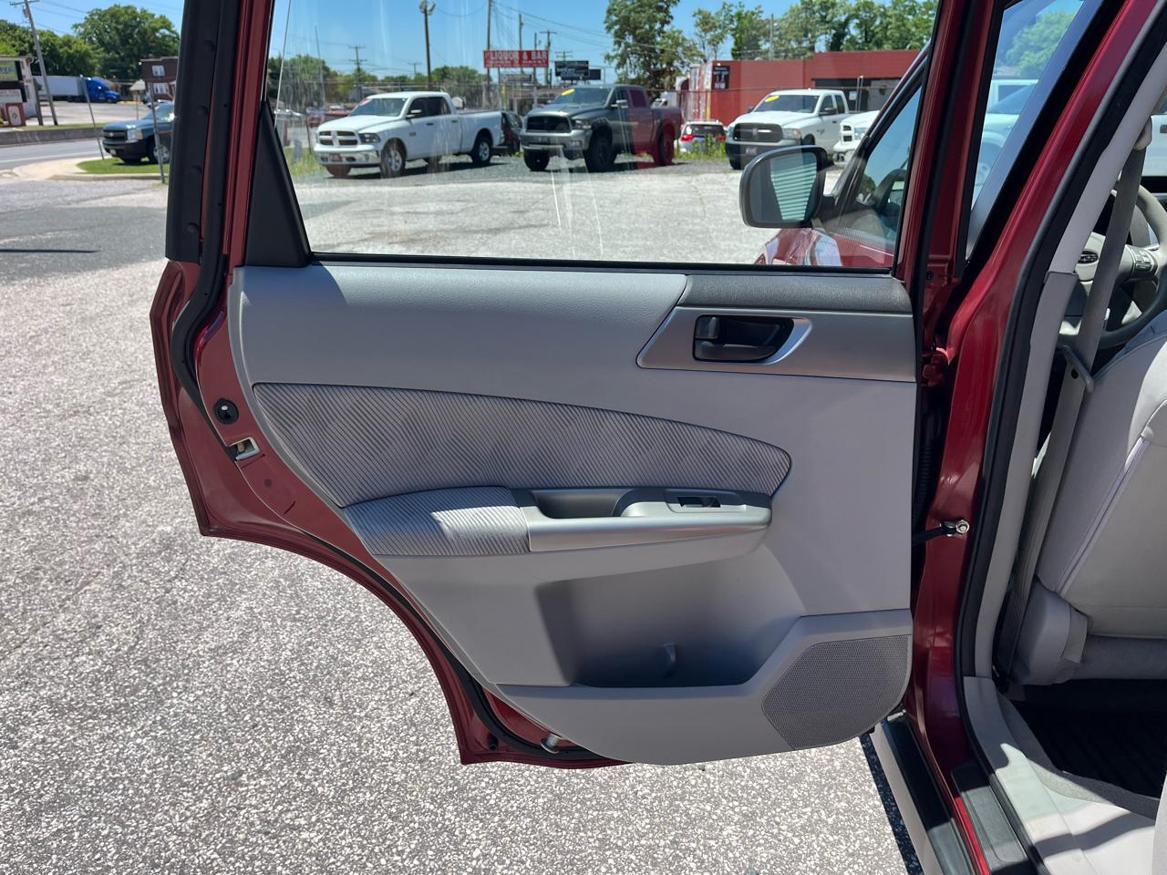 Subaru Forester 2.5X 2010