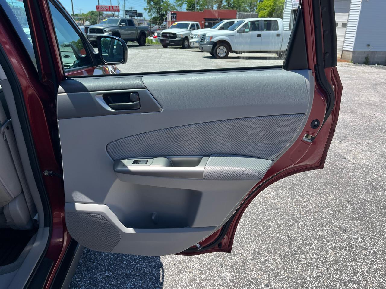 Subaru Forester 2.5X 2010