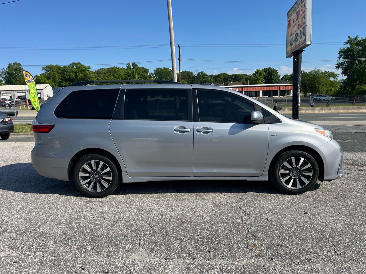 Toyota Sienna LE AWD 2018