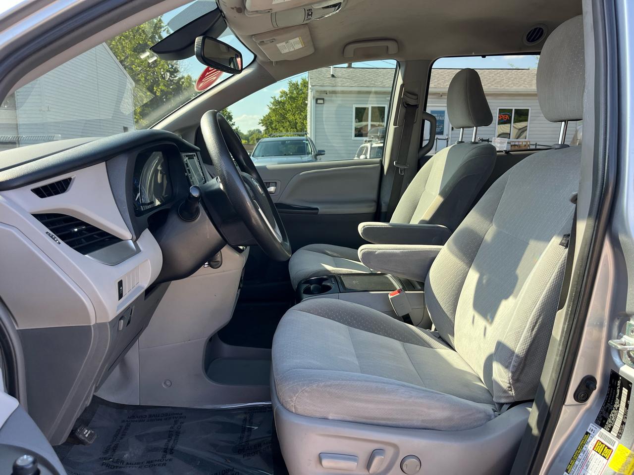 Toyota Sienna LE AWD 2018