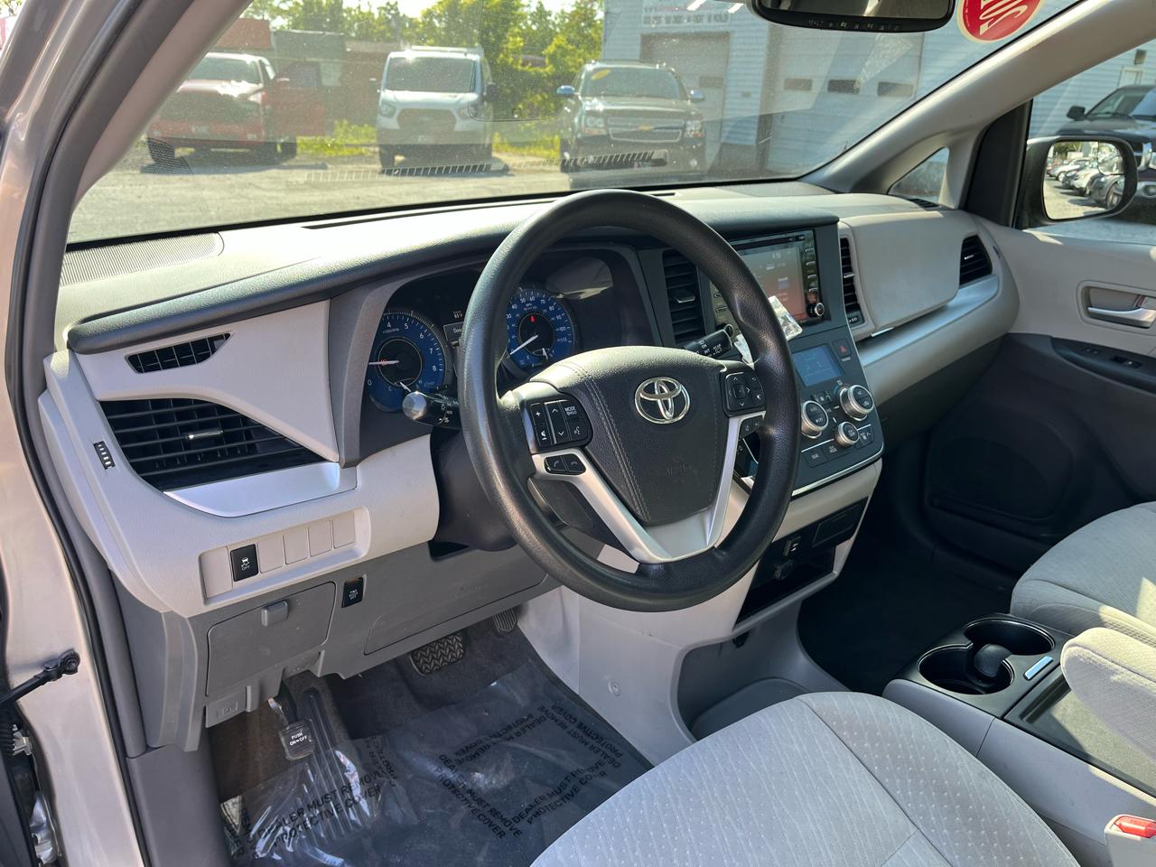 Toyota Sienna LE AWD 2018